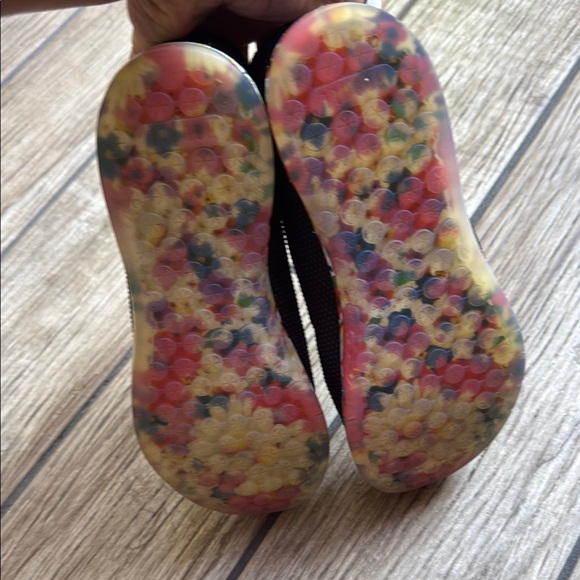 NOBULL Womens Black Sneakers with Floral Accents - Picture 3 of 4